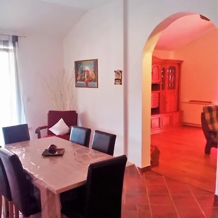 Apartment Anto Pula